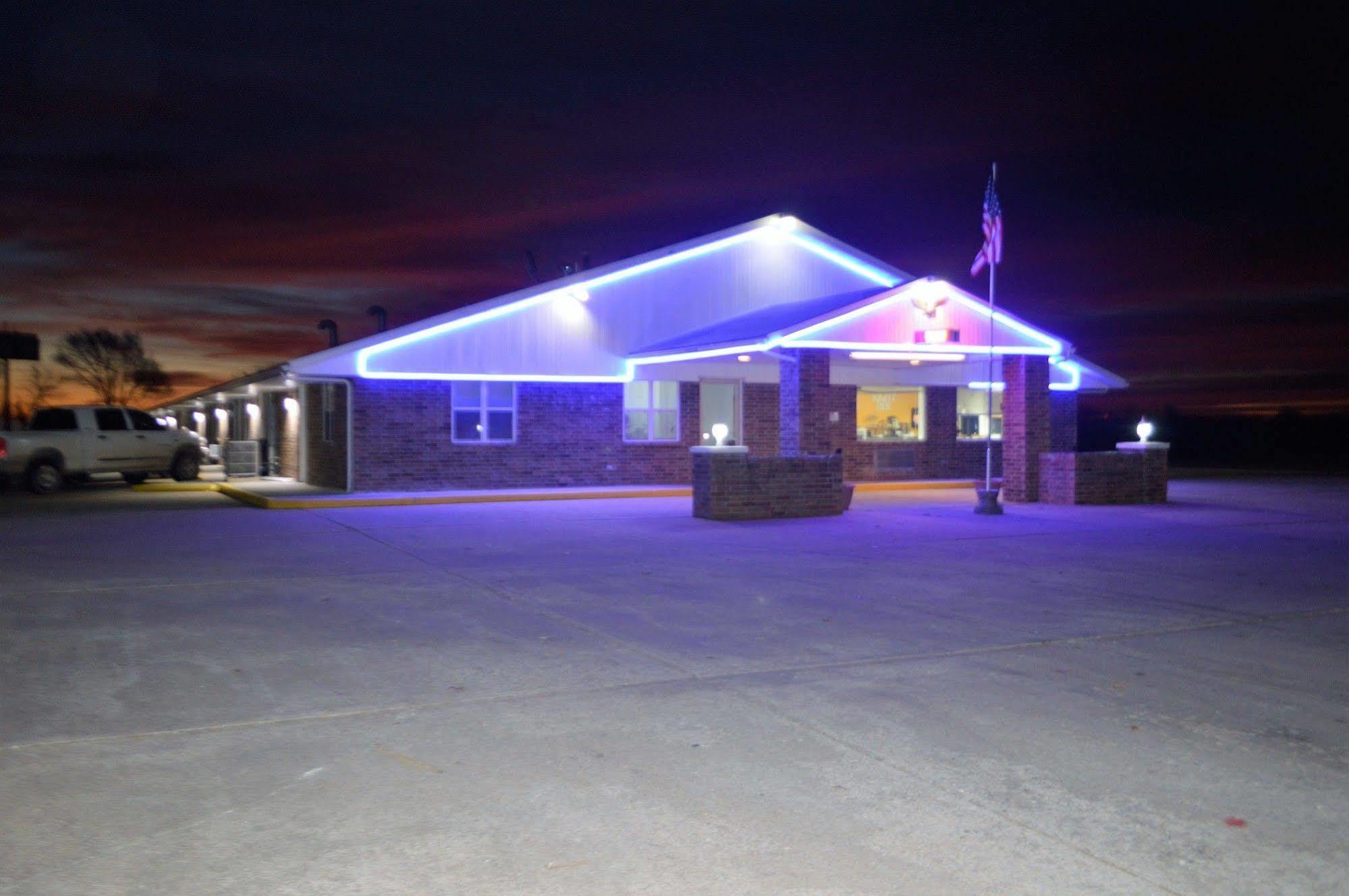 Night Inn Sweet Springs Екстериор снимка