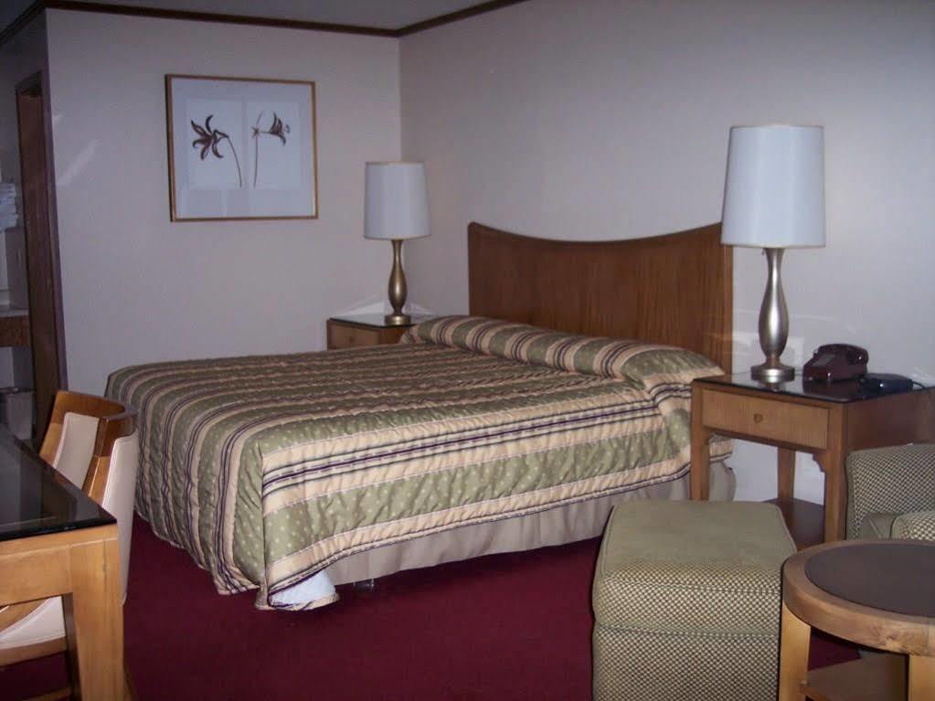 Night Inn Sweet Springs Екстериор снимка